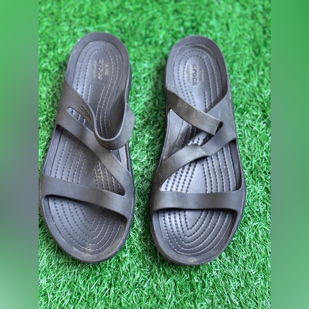 Black Crocs Strappy Sandals Size 9‎